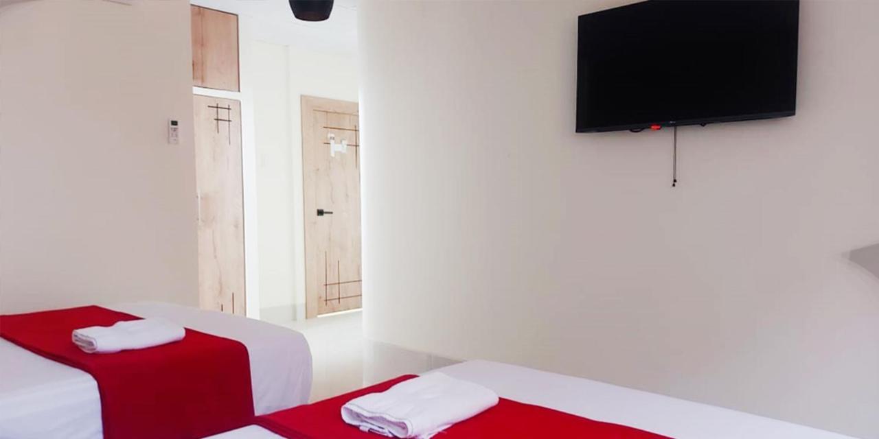 Hotel Murali - Cerca Del Aeropuerto De جواياكيل المظهر الخارجي الصورة