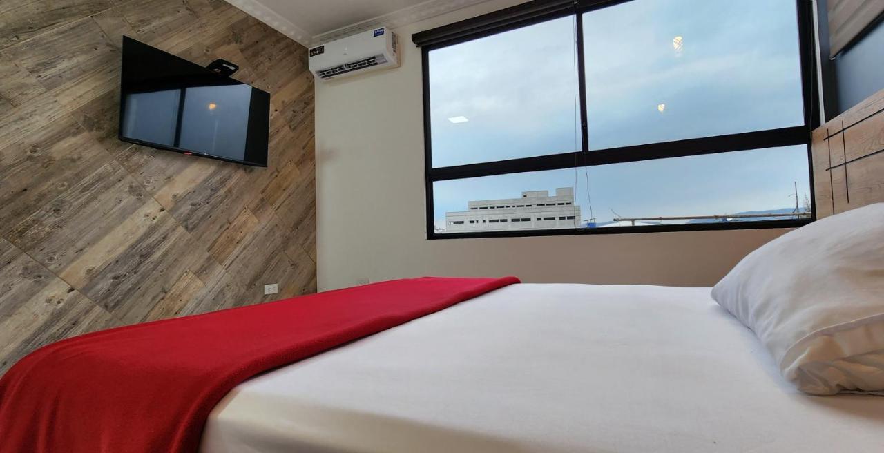 Hotel Murali - Cerca Del Aeropuerto De جواياكيل المظهر الخارجي الصورة