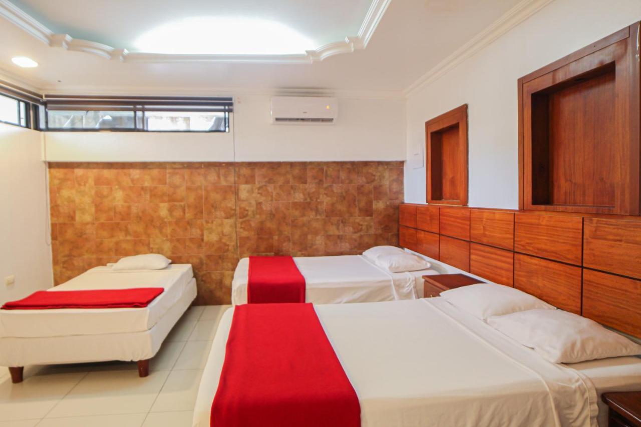 Hotel Murali - Cerca Del Aeropuerto De جواياكيل المظهر الخارجي الصورة
