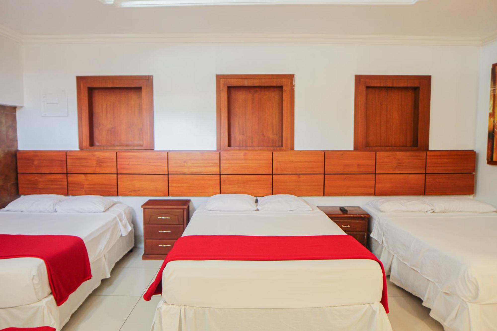 Hotel Murali - Cerca Del Aeropuerto De جواياكيل المظهر الخارجي الصورة