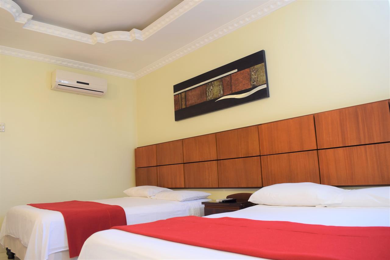 Hotel Murali - Cerca Del Aeropuerto De جواياكيل المظهر الخارجي الصورة