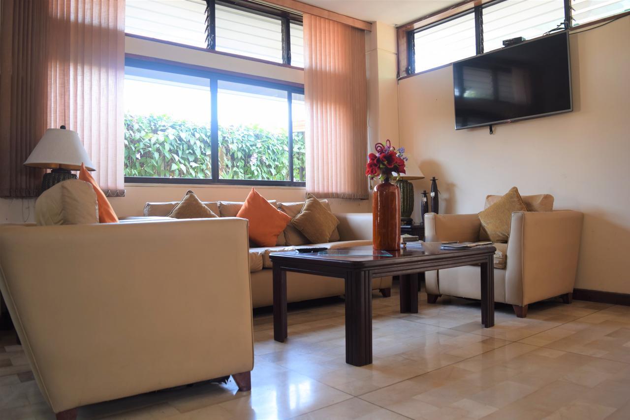 Hotel Murali - Cerca Del Aeropuerto De جواياكيل المظهر الخارجي الصورة
