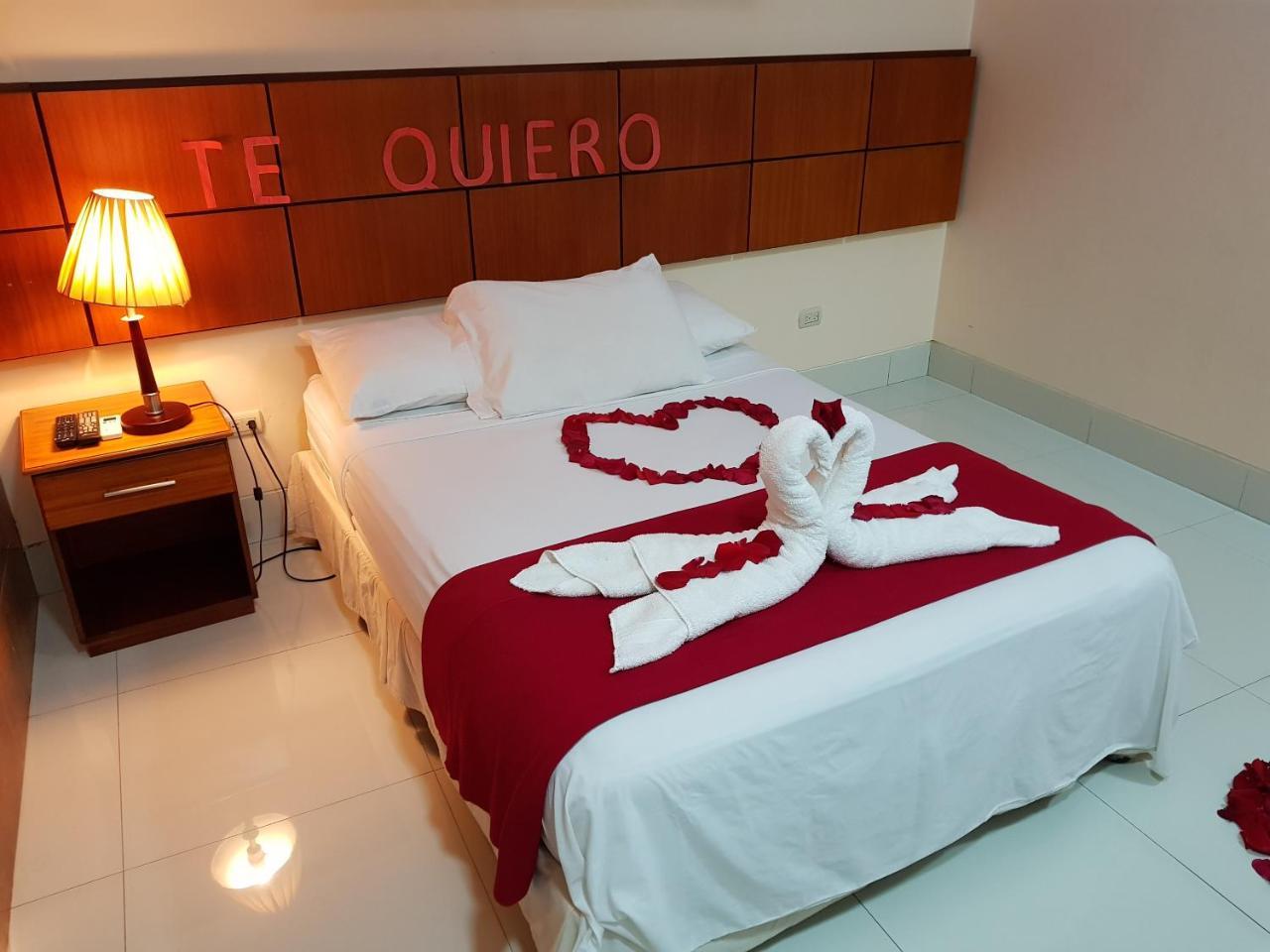 Hotel Murali - Cerca Del Aeropuerto De جواياكيل المظهر الخارجي الصورة