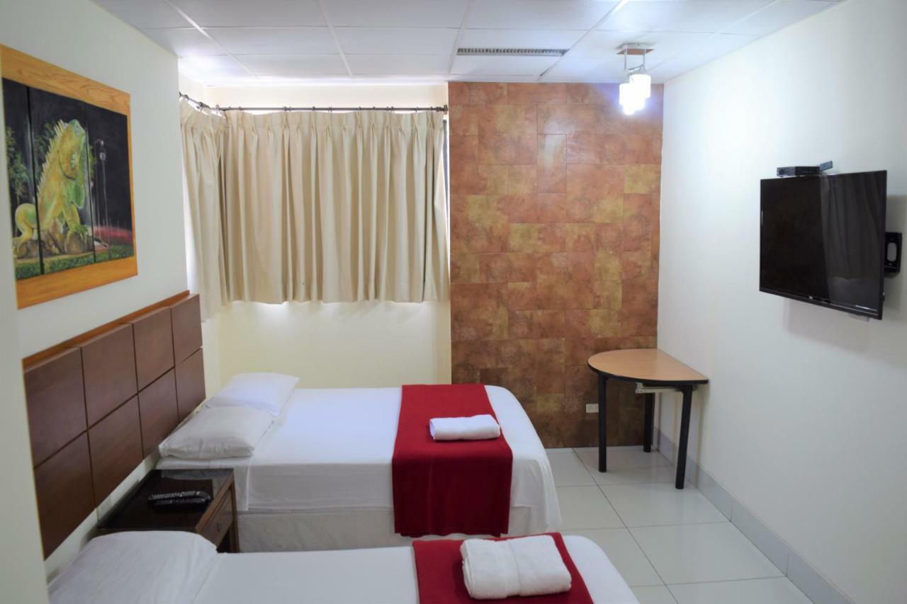 Hotel Murali - Cerca Del Aeropuerto De جواياكيل المظهر الخارجي الصورة